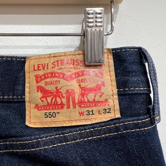 Levi's 550 Dark Wash - Picture 3 of 9